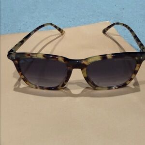 Bottega Veneta Tortoiseshell Frame Sunglasses with Gray Gradient Lenses